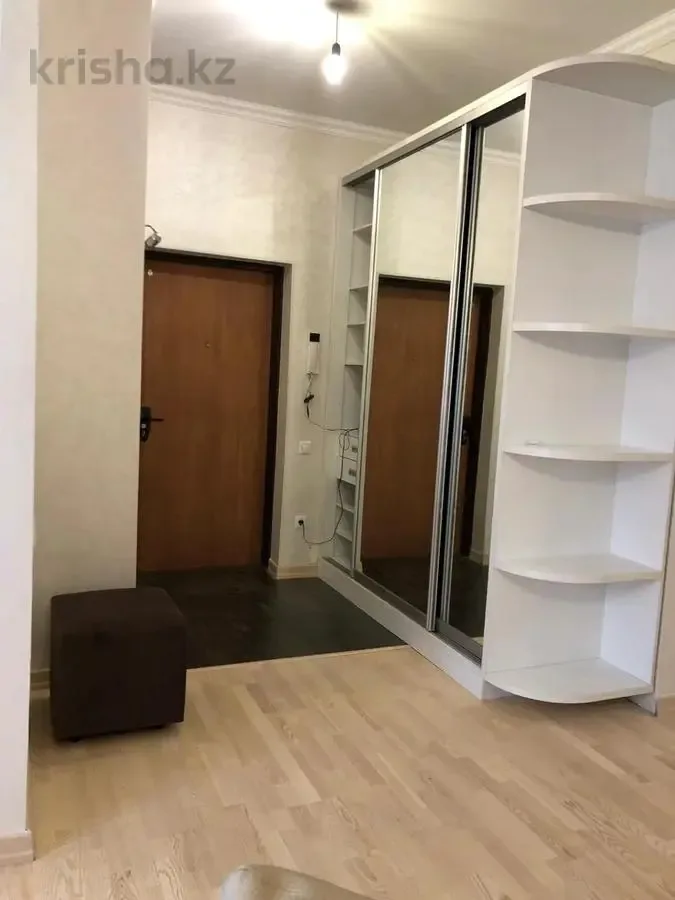 Loftas miške su balkonu – 1 nuotrauka iš 8