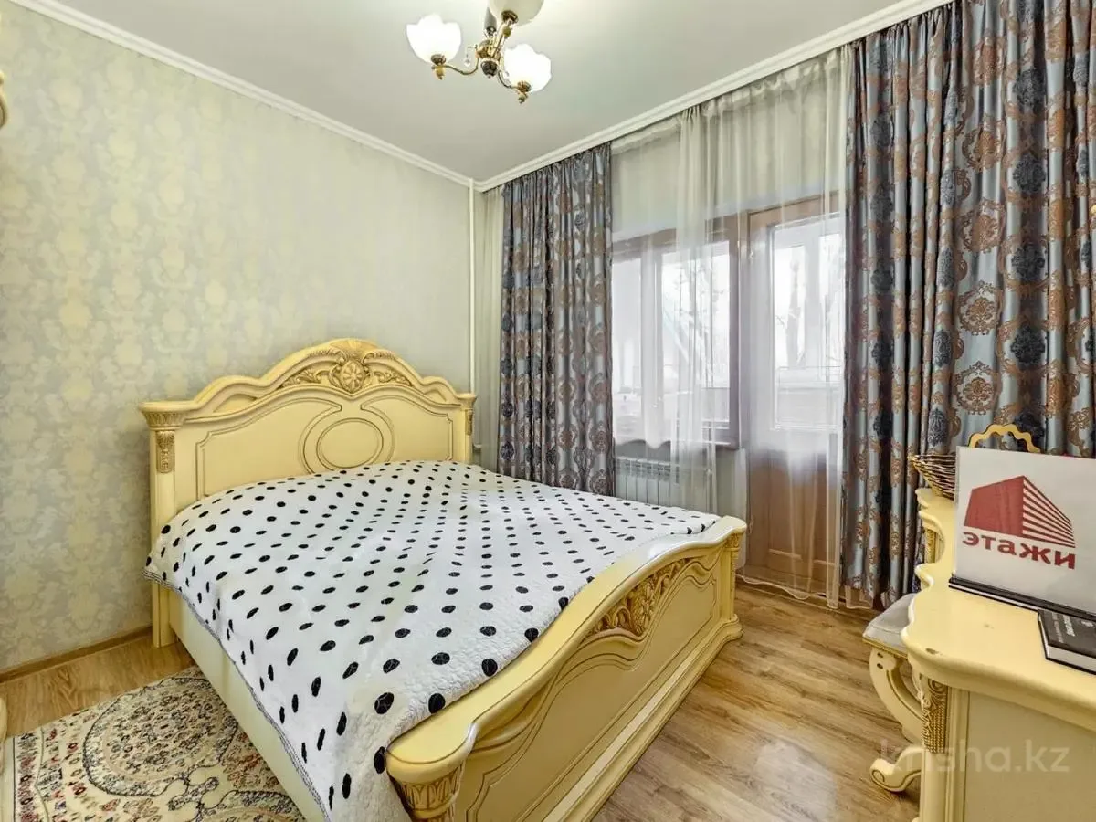 Namas parke modernaus dizaino – 1 nuotrauka iš 7