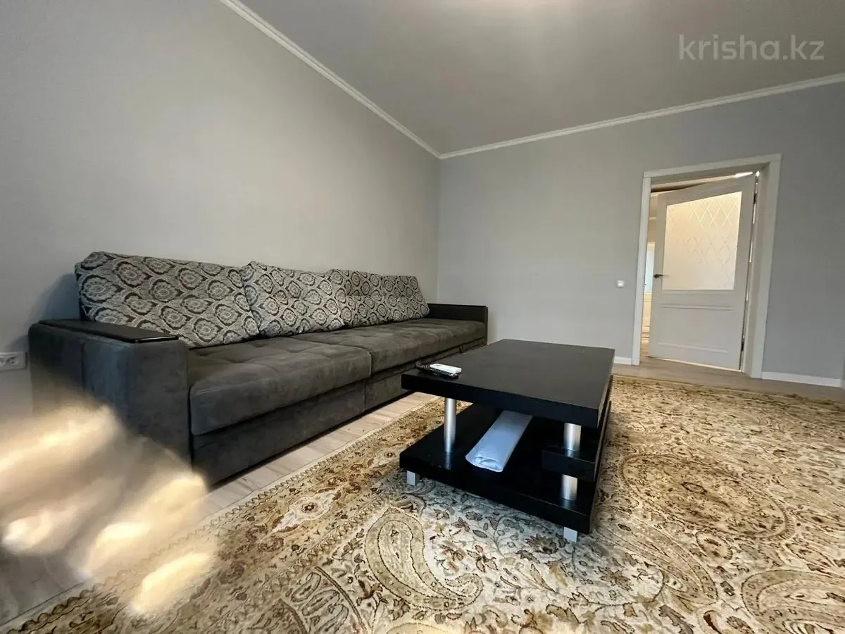 Apartment in the center with terrace — photo 4 of 8