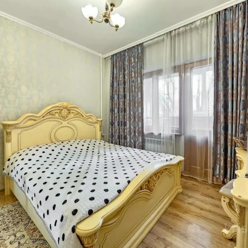 Kotedžas parke su sodu – 2 nuotrauka iš 7