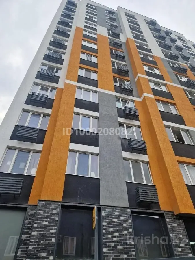 Dviejų aukštų butas centre modernaus dizaino – 1 nuotrauka iš 8