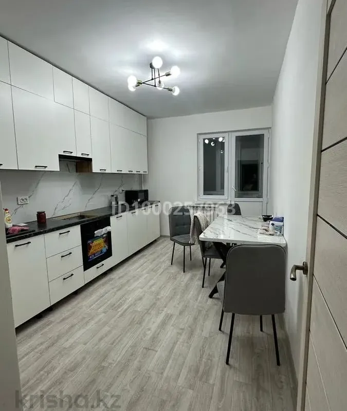 Dviejų aukštų butas prie jūros su terasa – 5 nuotrauka iš 7