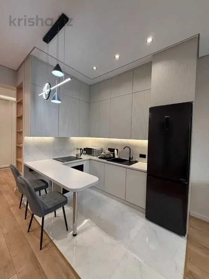 Loft in the center with terrace — photo 4 of 8