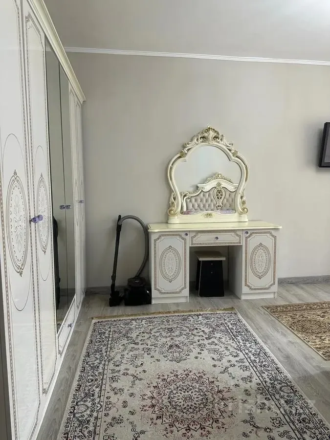 Dviejų aukštų butas centre modernaus dizaino – 1 nuotrauka iš 6