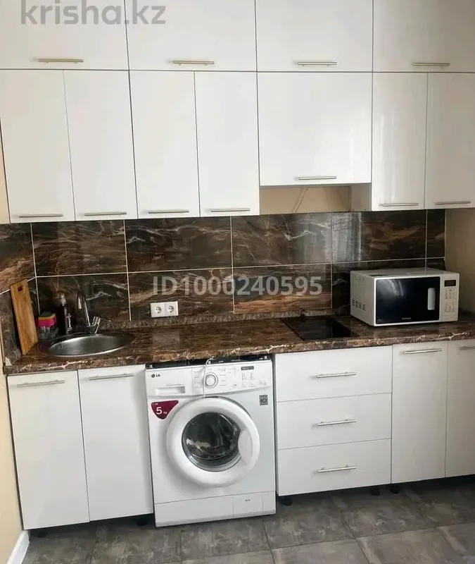 Dviejų aukštų butas centre su sodu – 2 nuotrauka iš 8