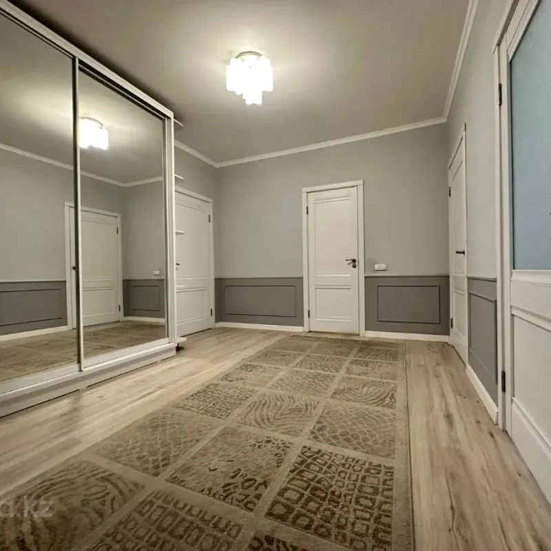 Dviejų aukštų butas prie ežero su kaminu – 5 nuotrauka iš 6