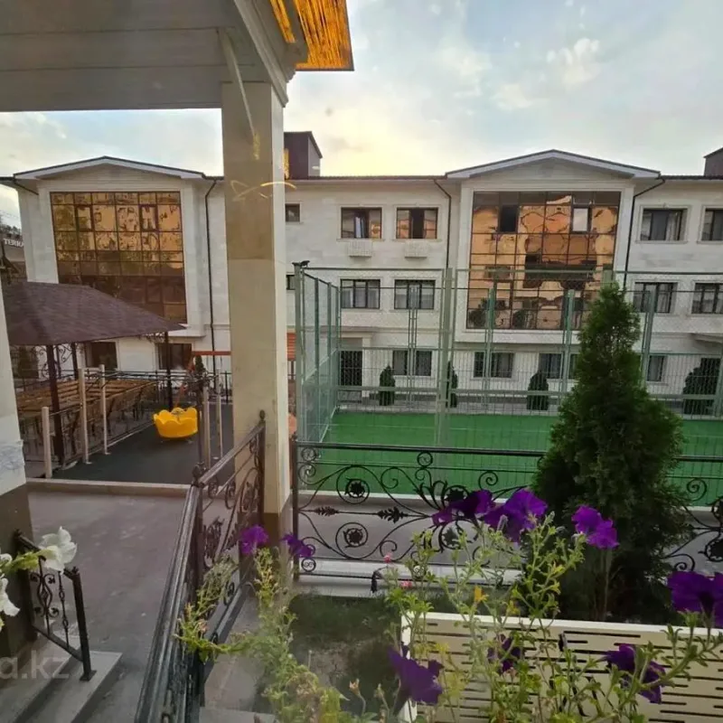 Loftas centre su baseinu – 3 nuotrauka iš 5
