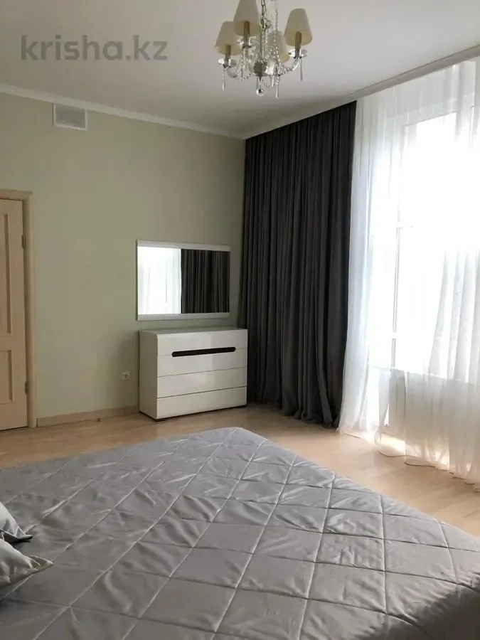 Butas centre su baseinu – 1 nuotrauka iš 6