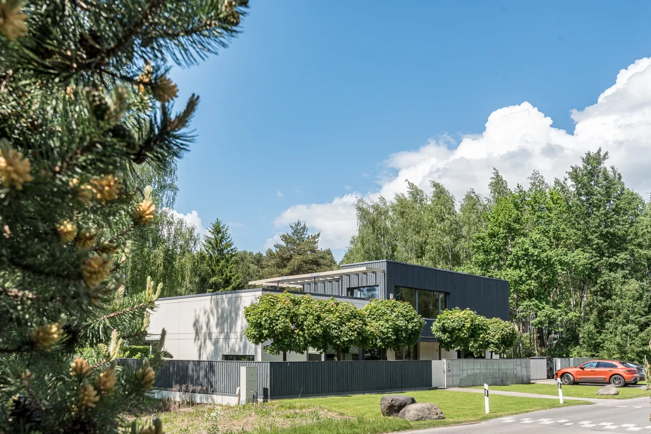 Vila prie jūros su parkavimo vieta – 1 nuotrauka iš 7