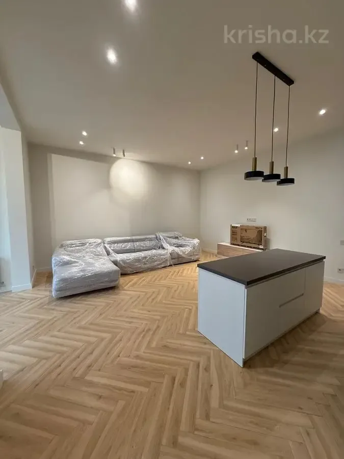 Dviejų aukštų butas centre modernaus dizaino – 1 nuotrauka iš 9