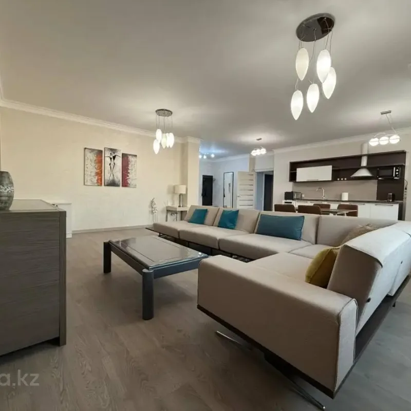 Erdvus 12 m² bendras kambarys — Kelmė