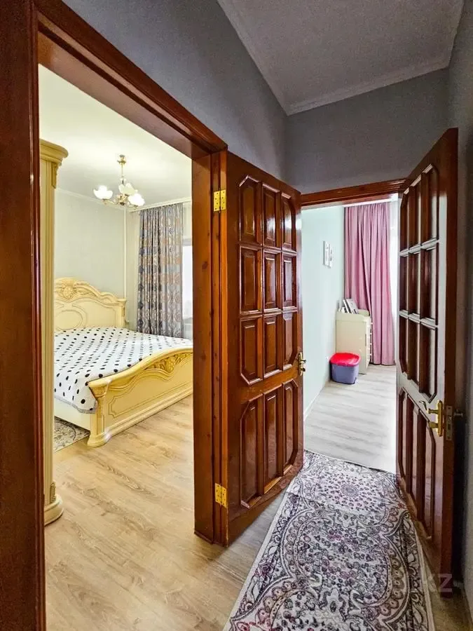 Kotedžas parke su balkonu – 1 nuotrauka iš 4