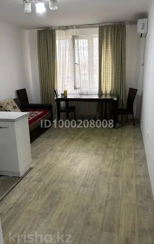 Dviejų aukštų butas centre modernaus dizaino – 3 nuotrauka iš 5