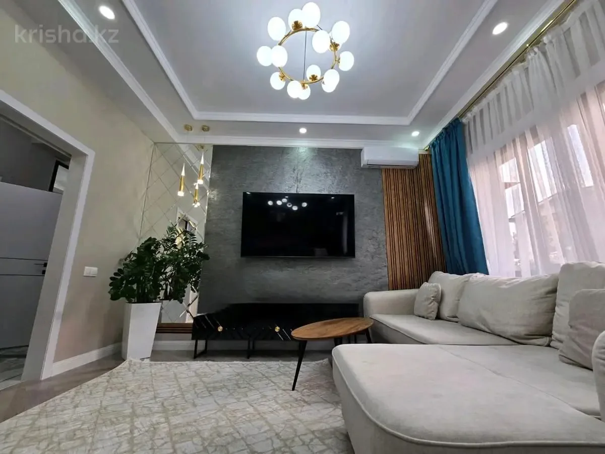 Duplex in the center with pool — photo 4 of 7