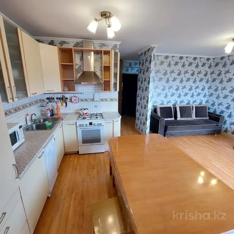 Studija centre su kaminu – 4 nuotrauka iš 8
