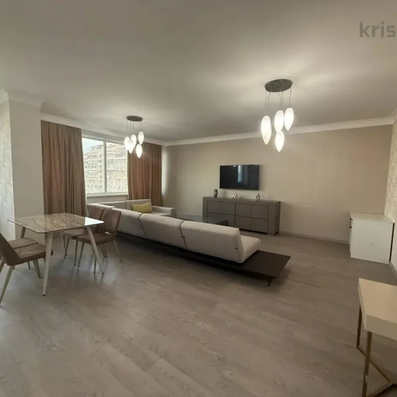 Studija senamiestyje su baseinu – 3 nuotrauka iš 8