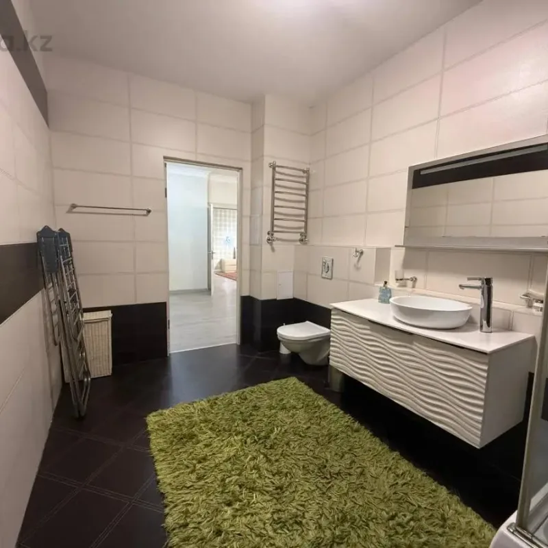 Dviejų aukštų butas centre naujai suremontuotas