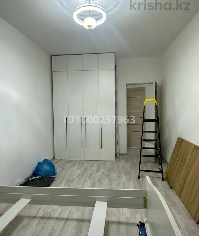 Dviejų aukštų butas centre su balkonu – 3 nuotrauka iš 7