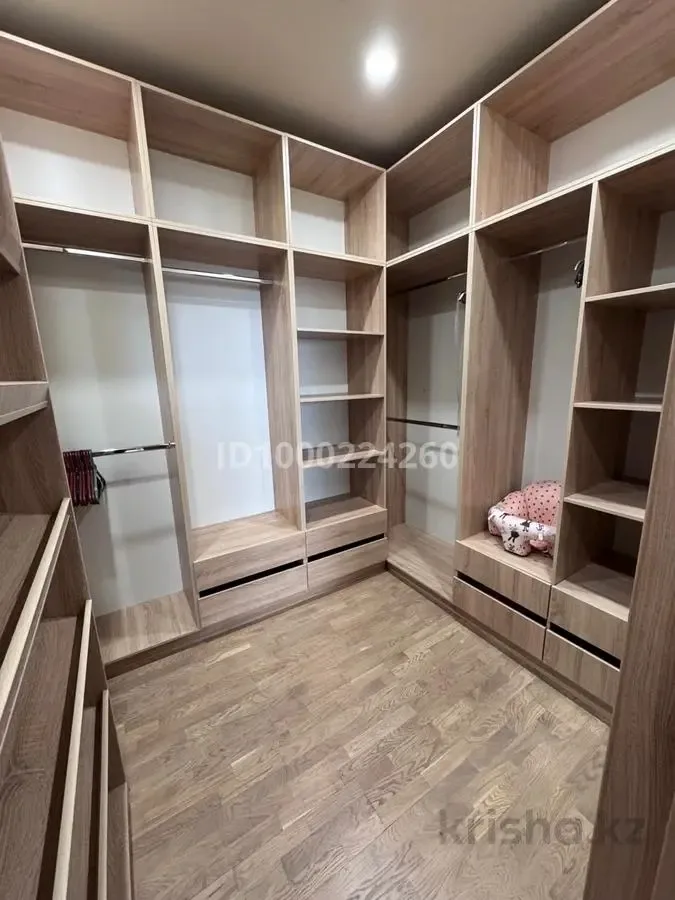 Butas centre modernaus dizaino – 1 nuotrauka iš 5