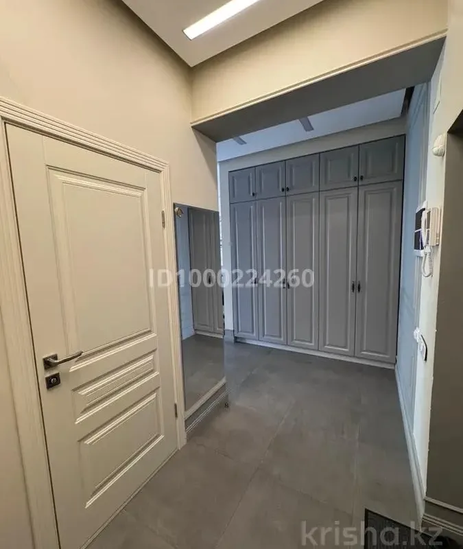 Dviejų aukštų butas parke su baseinu – 3 nuotrauka iš 5