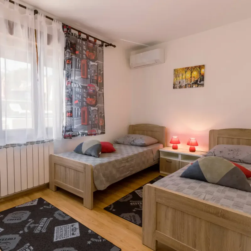 Lova 2 vietų kambaryje — Šilutė – 3 nuotrauka iš 4