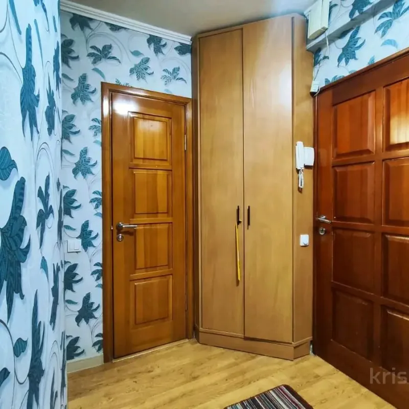 Butas centre su baseinu – 2 nuotrauka iš 3