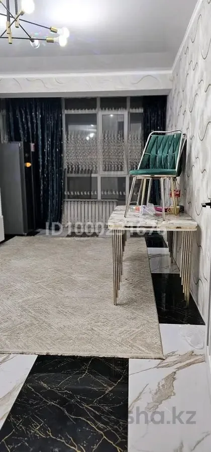 Studija prie upės su balkonu – 1 nuotrauka iš 4