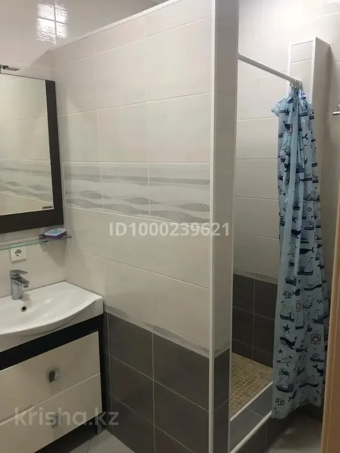 Dviejų aukštų butas parke su sodu – 1 nuotrauka iš 8
